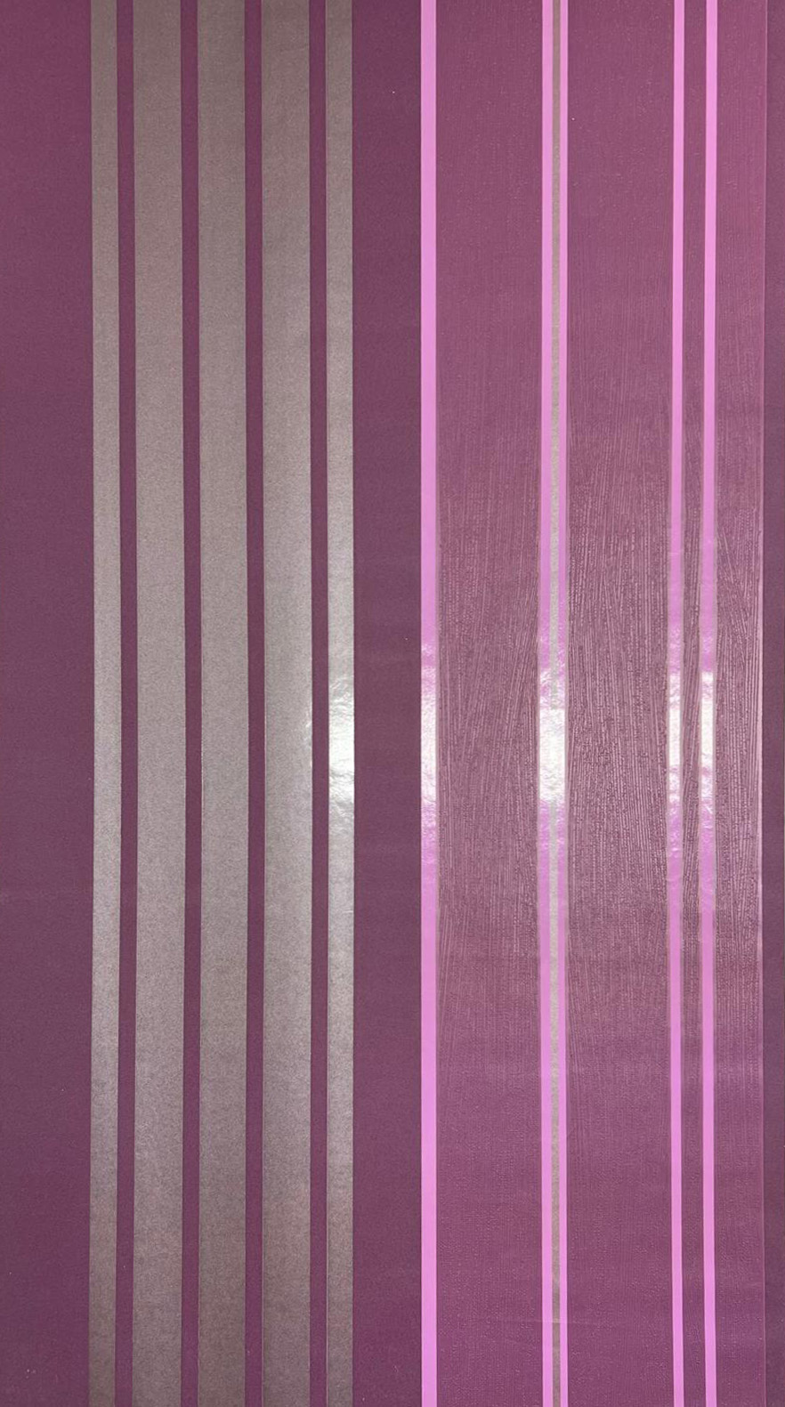 Mor Parlak Gri Çizgili Ucuz Duvar Kağıdı 53497